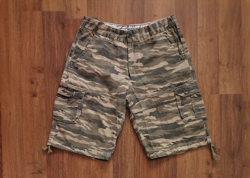 Pantaloncini cargo mimetici